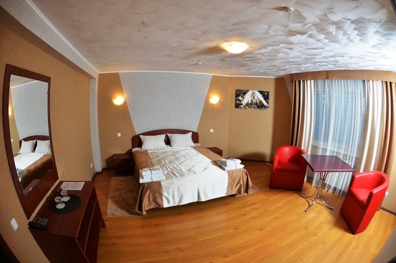 Forsage Hotel Rivne Room photo