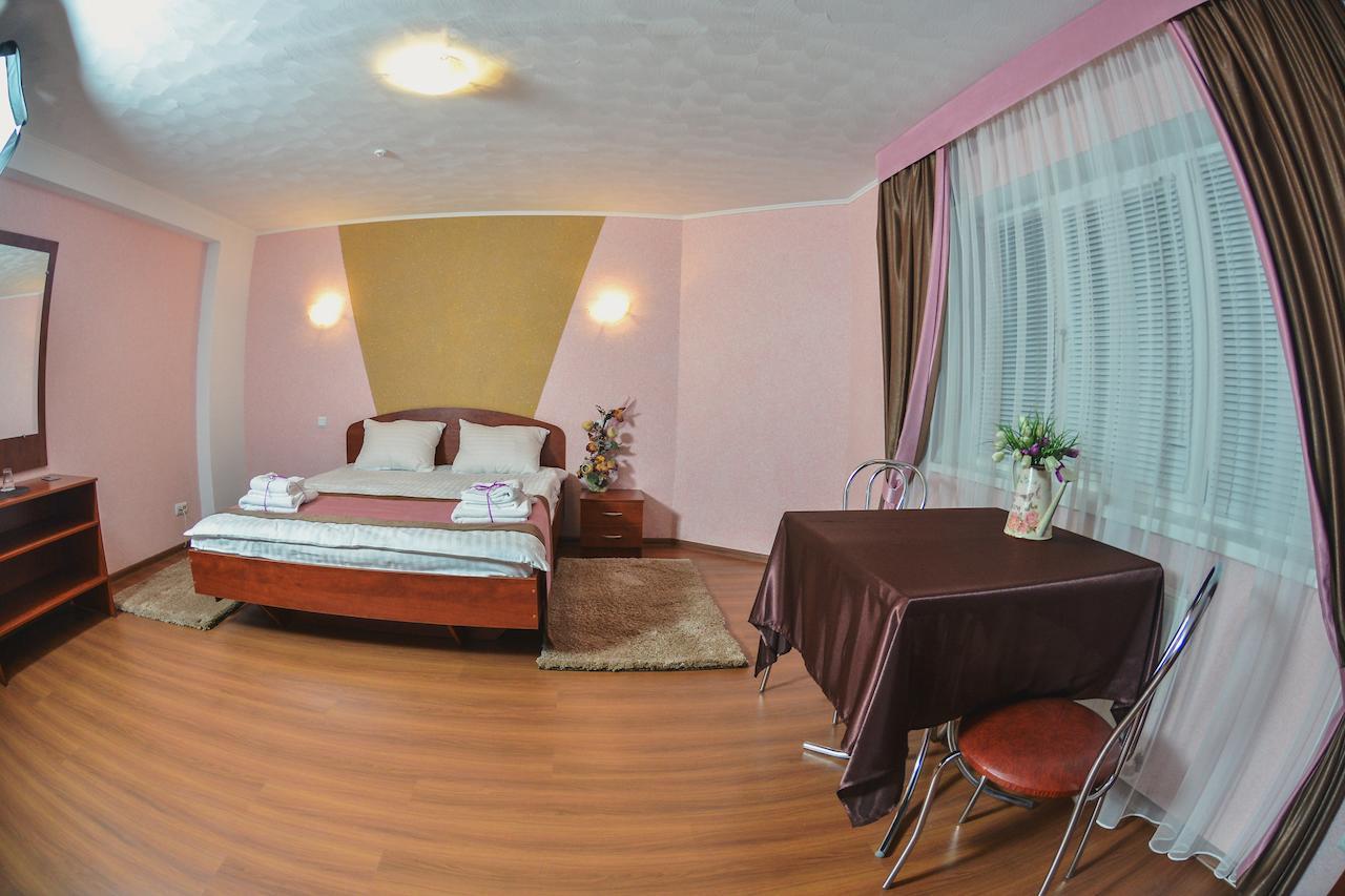 Forsage Hotel Rivne Exterior photo